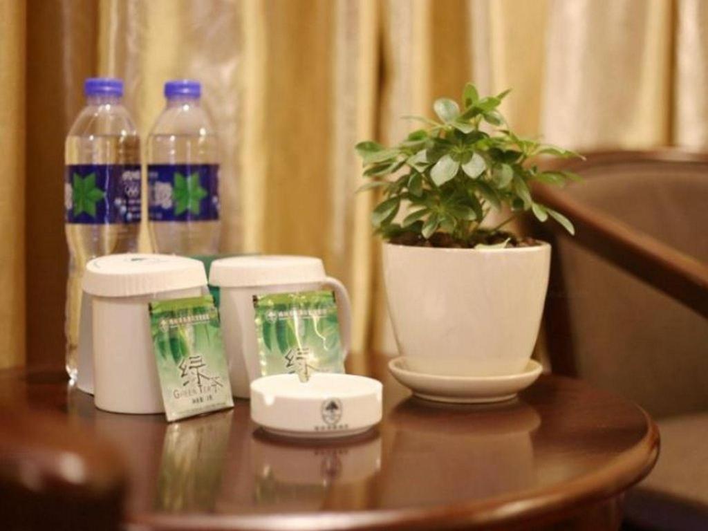 Greentree Inn Suzhou Industrial Zone Yangcheng Lake Weiting Mong Kok Express Hotel Bagian luar foto