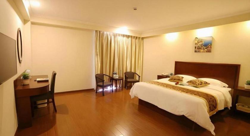 Greentree Inn Suzhou Industrial Zone Yangcheng Lake Weiting Mong Kok Express Hotel Bagian luar foto
