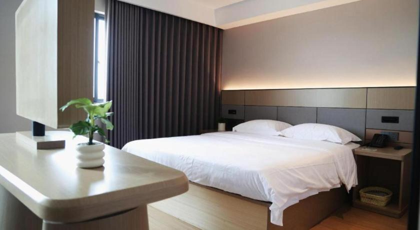 Greentree Inn Suzhou Industrial Zone Yangcheng Lake Weiting Mong Kok Express Hotel Bagian luar foto